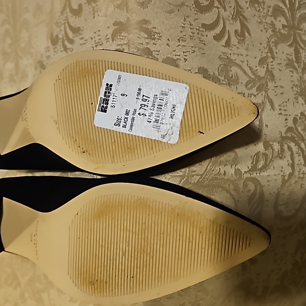 MARC FISHER SUEDE PUMP - Picture 4 of 6